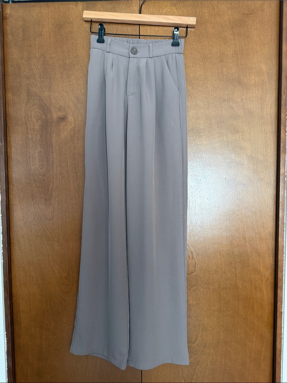 Wide-Leg Women’s Trousers in Taupe